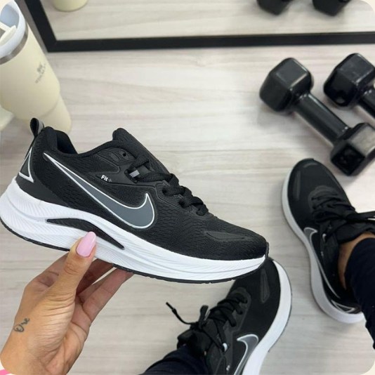 Tênis Nike esportivo de solado curvo — Premium
