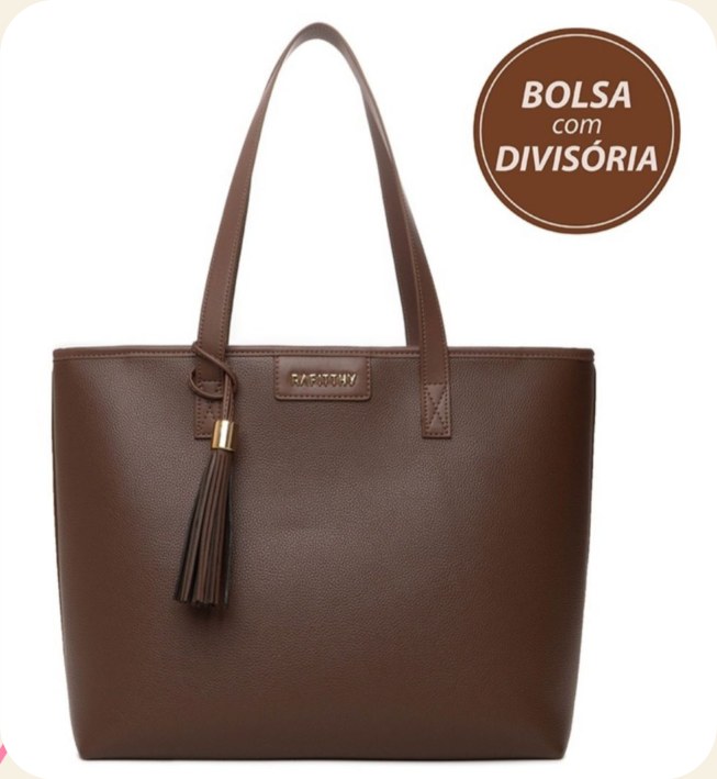Bolsa sacola marrom com pingente e divisória