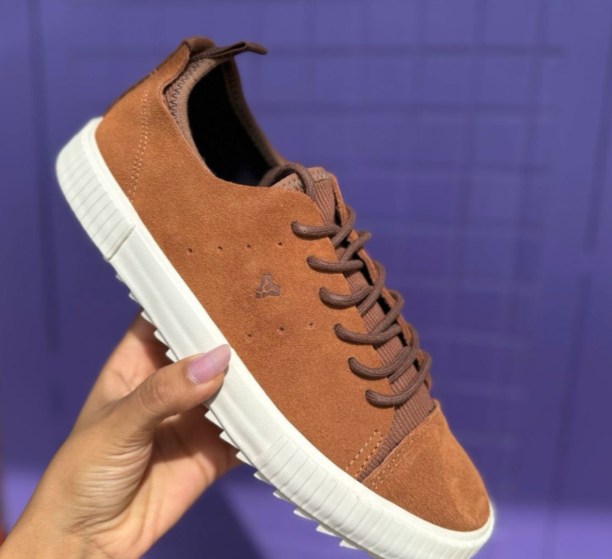Tênis casual com detalhe perfurado — Original
