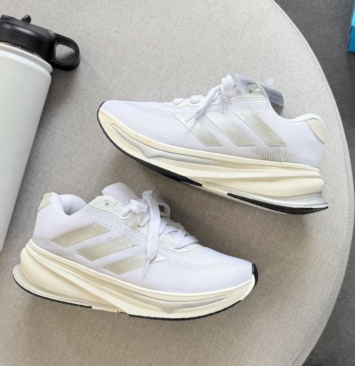 Tênis Adidas esportivo bicolor — Premium