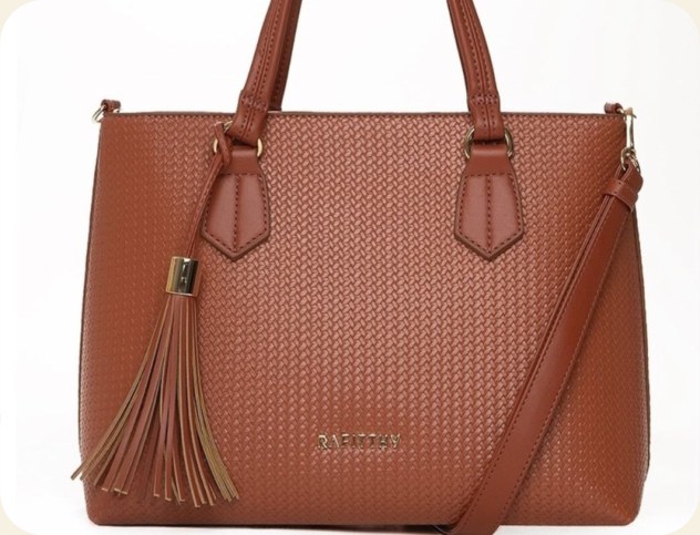 Bolsa sacola trançada com pingente