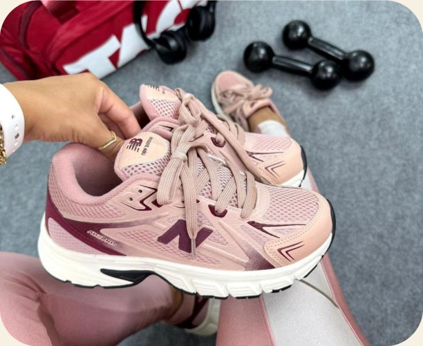 Tênis New Balance esportivo retrô — Premium