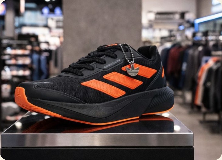 Tênis Adidas esportivo bicolor — Premium