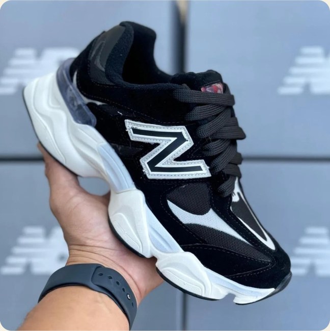 Tênis infantil esportivo com N lateral