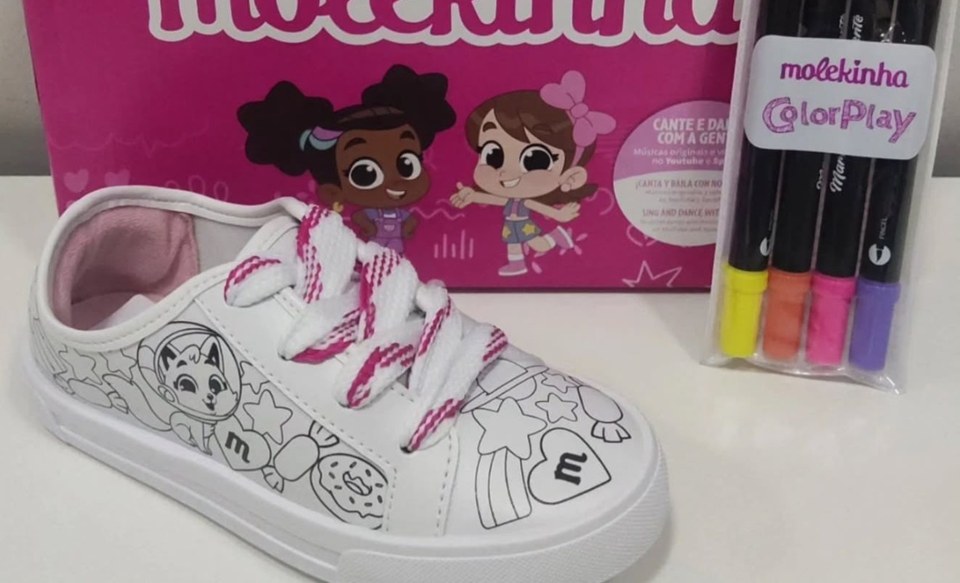 Tênis infantil branco para colorir