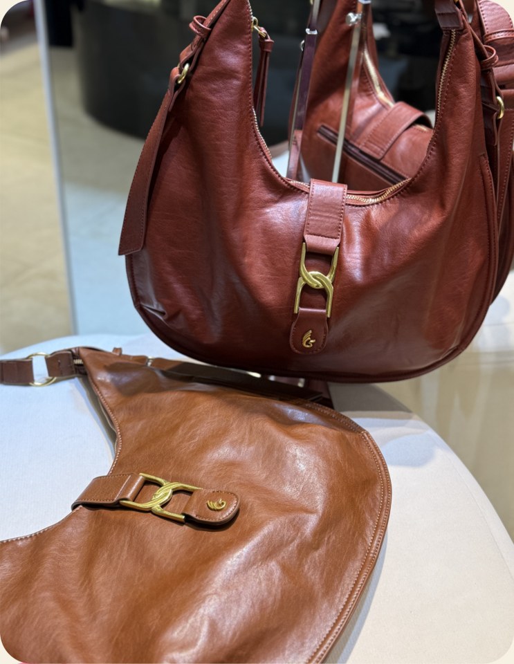 Bolsa hobo com corrente