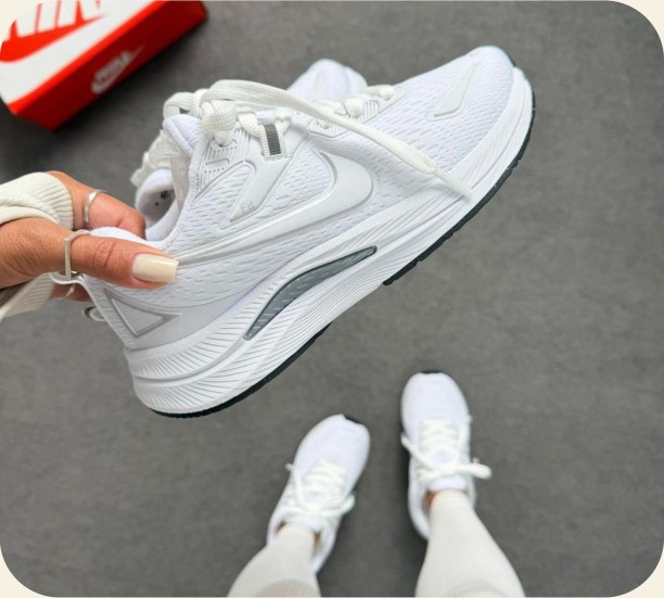 Tênis Nike esportivo de solado curvo — Premium