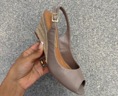 Peep toe anabela de juta taupe
