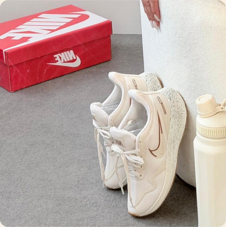Tênis Nike casual off-white — Premium