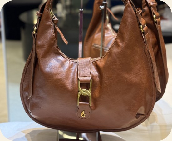 Bolsa hobo com corrente