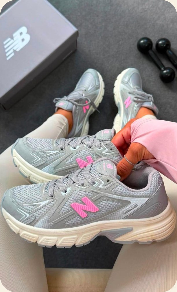 Tênis New Balance esportivo retrô — Premium
