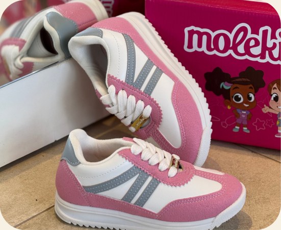 Tênis infantil rosa com cadarço