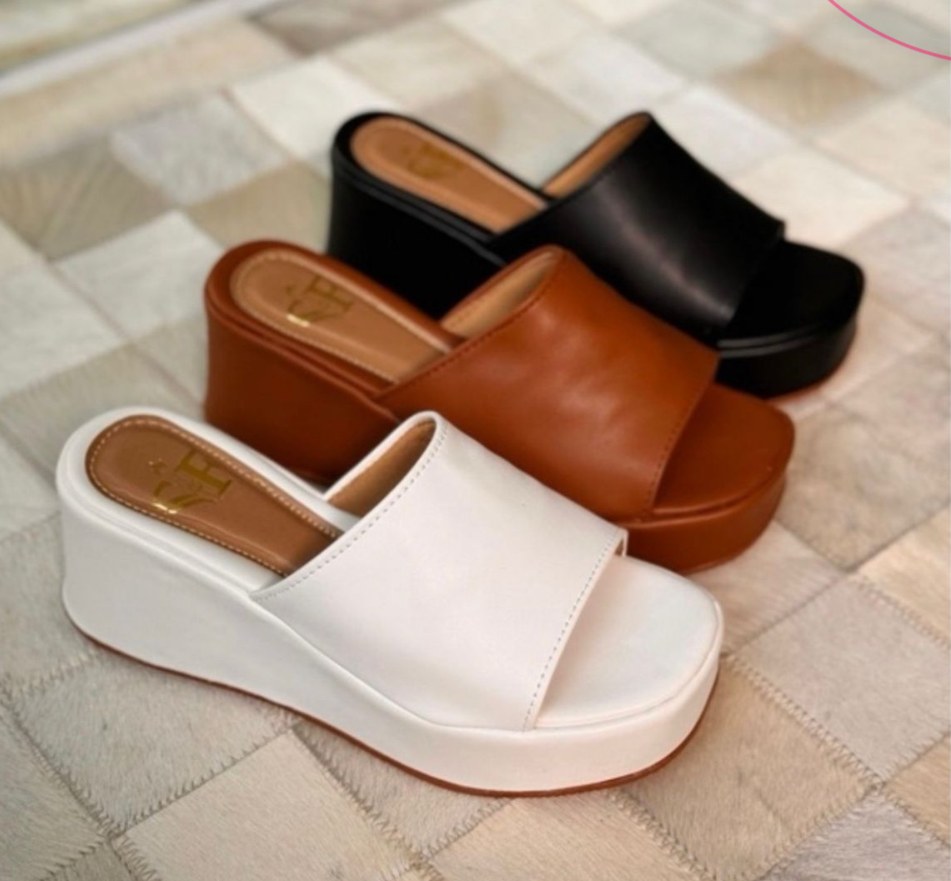 Tamanco flatform de tira larga
