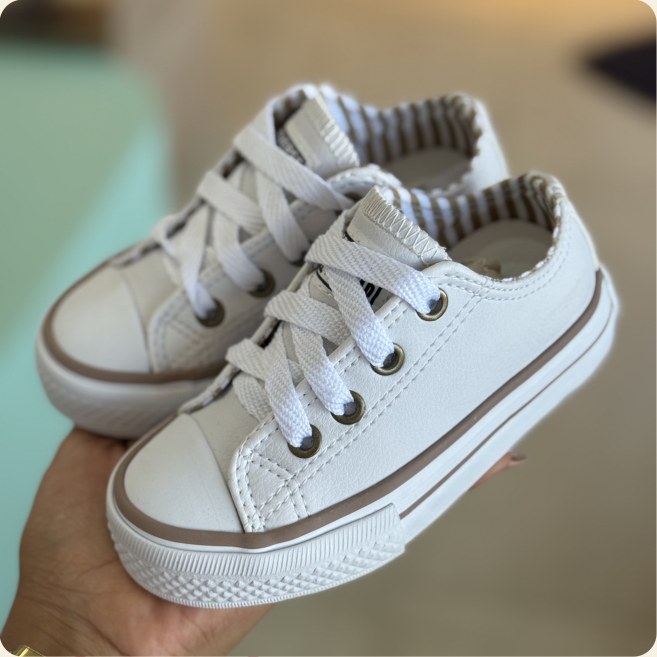 Tênis infantil de lona com biqueira