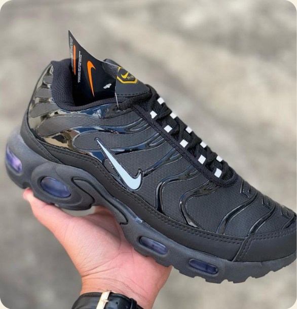 Tênis Nike de solado vazado — Premium