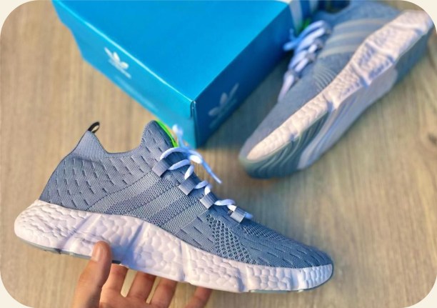 Tênis Adidas em malha — Premium