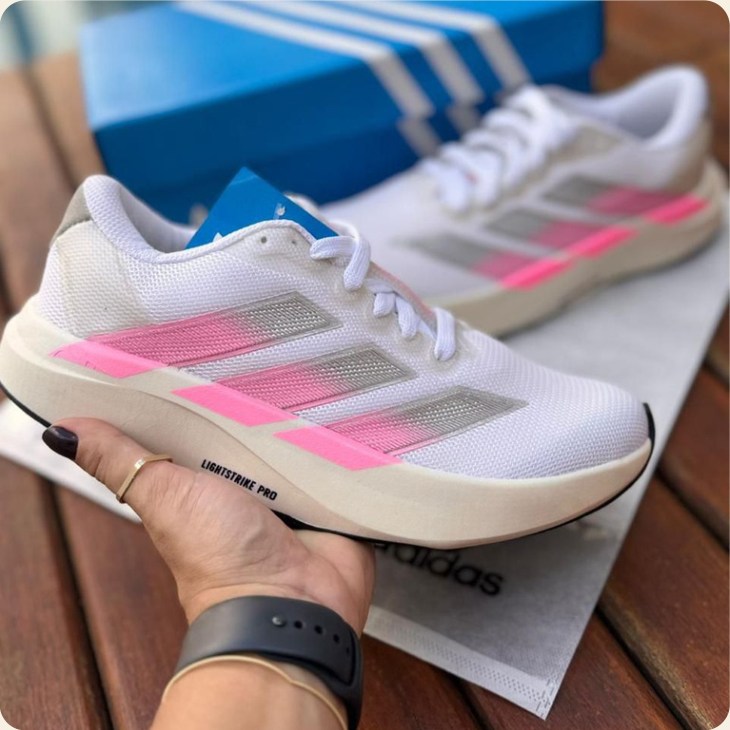 Tênis Adidas esportivo de solado alto — Premium