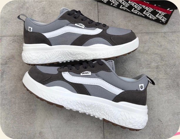 Tênis Vans esportivo com recortes — Premium
