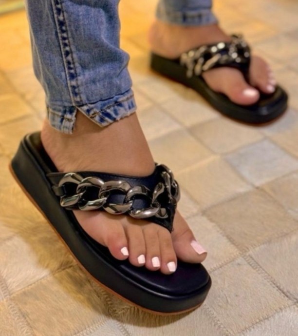 Flatform feminina — modelo 057 faixa 18