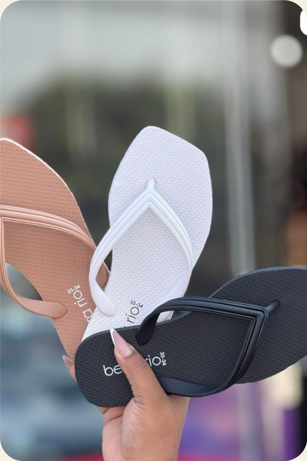 Chinelo de dedo com solado anatômico