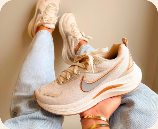Tênis Nike esportivo de solado curvo — Premium