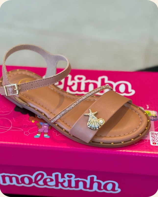 Sandália infantil caramelo com estrela