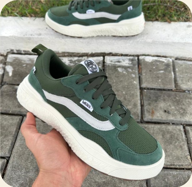 Tênis Vans esportivo com recortes — Premium