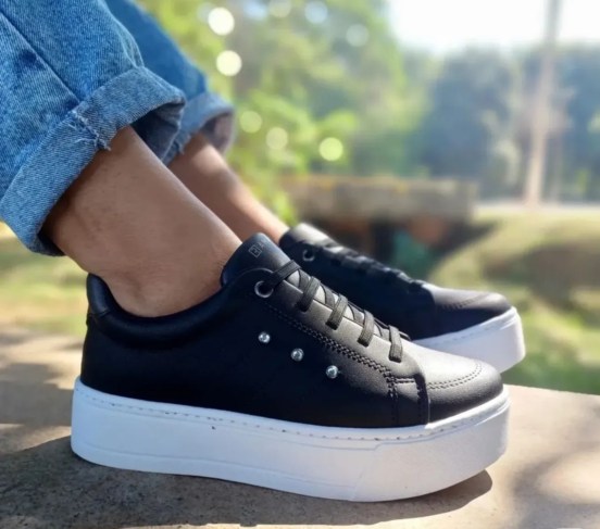Tênis casual com ilhoses — Original