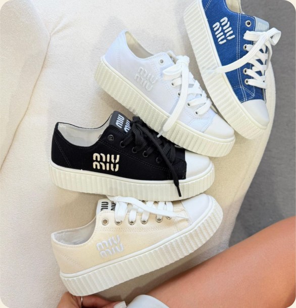Tênis Miu Miu de solado alto — Premium